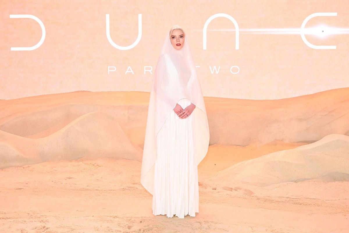Sàn diễn Haute Couture của Anya Taylor-Joy tại buổi ra mắt “Dune 2”