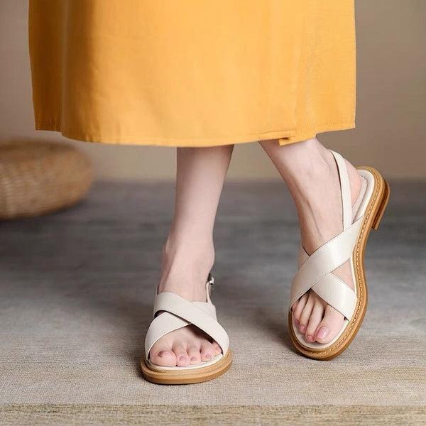 10+ Mẫu giày dép sandals Nữ đi học cực trendy, cá tính 2025